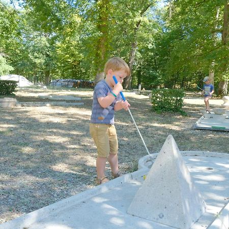 Camping Etang Des Bois Vieilles-Maisons-sur-Joudry Exterior foto